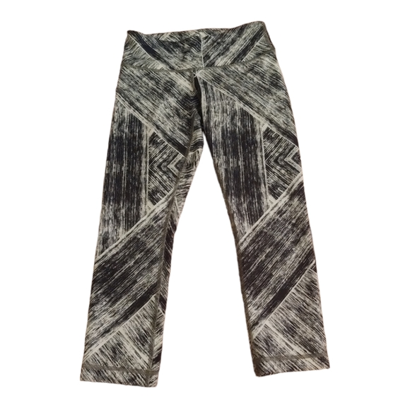 Lululemon Wunder Under Crops || - Picture 2 of 11